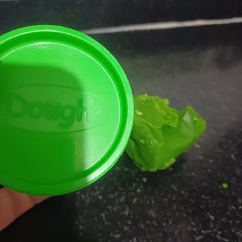 Play-Doh Oyun Hamurun İçinden Cam Parçaları Cıktı