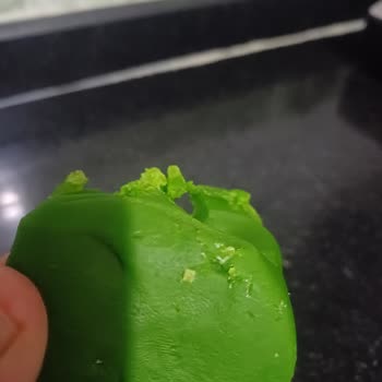 Play-Doh Oyun Hamurun İçinden Cam Parçaları Cıktı