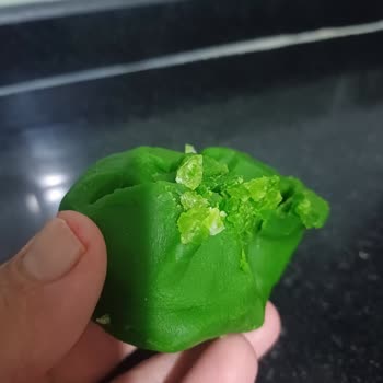 Play-Doh Oyun Hamurun İçinden Cam Parçaları Cıktı