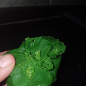 Play-Doh Oyun Hamurun İçinden Cam Parçaları Cıktı