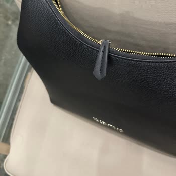 Boyner'in Sattığı Valentino Çantanın Bozuk Fermuarı