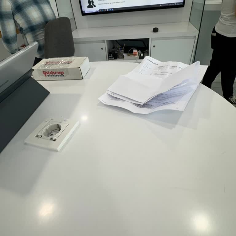 Samsung Galaxy Z Flip Serviste Değişim Yaptırmamak İçin Direnme Sorunu