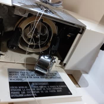 Singer Brilliance Dikiş Makinesi Altta İp Topluyor