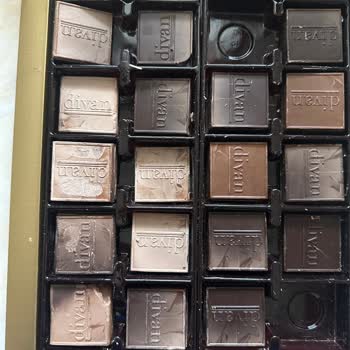 Divan Pastaneleri Divan'dan Alınan Çikolata