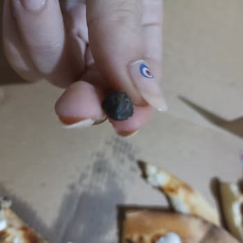 Domino's'dan Zeytin Çekirdekli Pizza!