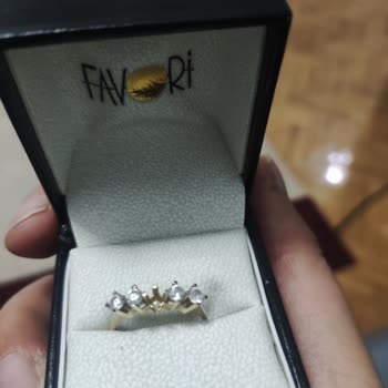 Favori Kuyumculuk Yüzüğün Taşı Düştü