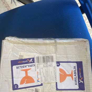 Yurtiçi Kargo Paketimi Duvardan Duvara Vurmuş Teslim Ederken.