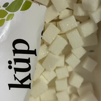 BİM Bor Şeker Şafak Şeker İçinde Böcek