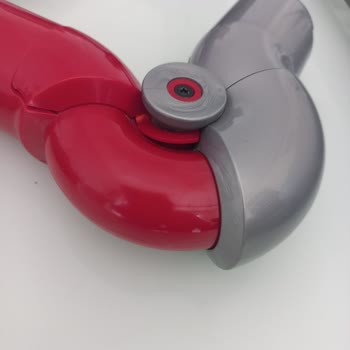 Dyson, Garantisi Devam Eden Ürün İçin Ücret Talep Ediyor.