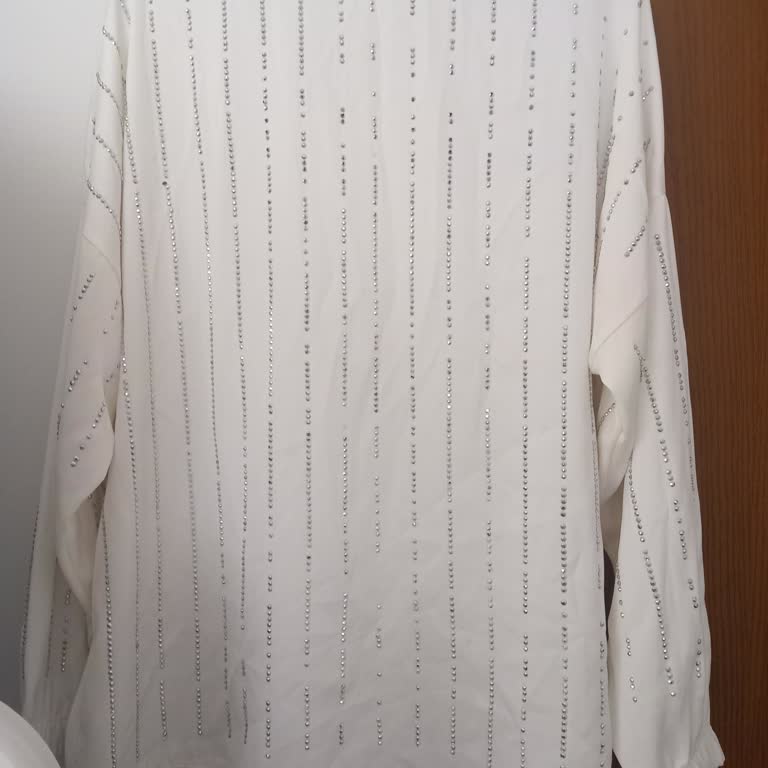 Melike Tatar Aldığım Tunikteki Taşların Yarısının Çoğun İki Defa Giymeyle Dökülmesi