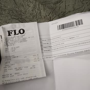 Reebok Kalitesiz Ayakkabı Ve Sorunu Müşteride Bulan Firma.