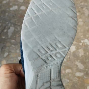 Skechers Ayakkabının Altı Dümdüz Oldu
