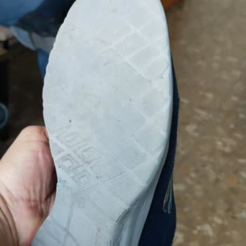 Skechers Ayakkabının Altı Dümdüz Oldu