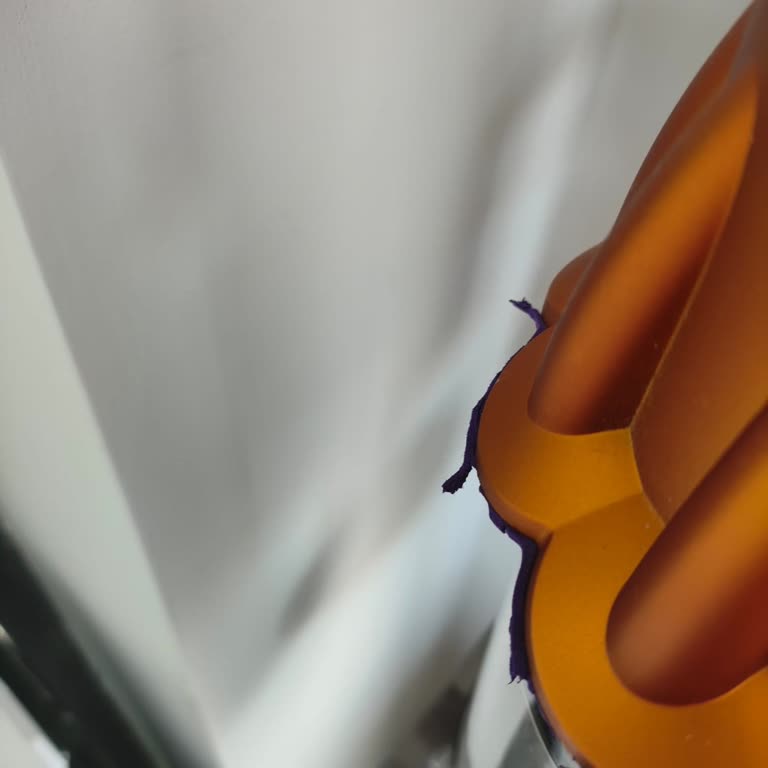 Dyson V12 Kenarlarda Kopma Dökülme