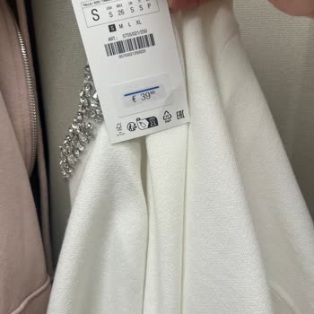 Zara Yakası Parlak Taşlı Triko Bluz (Beyaz | 5755/021) Yıkama Sorunu