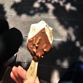 Magnum Bademden Tahta Çıktı