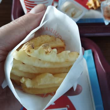 Popeyes Görsel Ce Verilen Menü