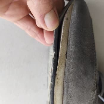 Hummel Ayakkabı Az Kullanmama Rağmen Yırtıldı
