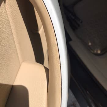 BMW 3 Serisi Kapı Kolu Erimesi Ve Ön Cam Fitili Çatlaması