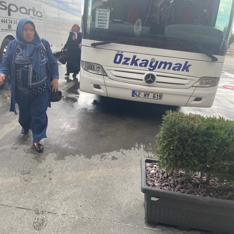 Özkaymak Turizm Hostesin Saygısız Tutumu Ve Profesyonellik Eksikliği