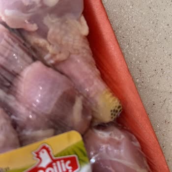 Şenpiliç Bozuk, Kokmuş Baget Tavuk!