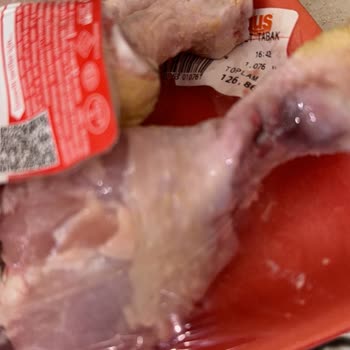 Şenpiliç Bozuk, Kokmuş Baget Tavuk!