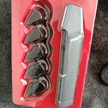 Aprilla Kişisel Bakım Aletleri Aprilla Tıraş Makinesi 3. Kez Aynı Sorunla Servise Gidiyor.