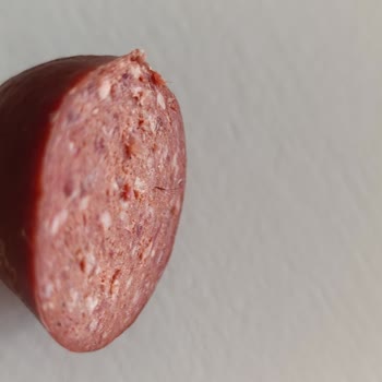 Güler Sucuklarından Alınan Üründe Hijyen Sorunu