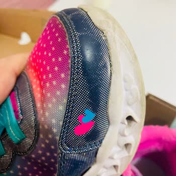 Skechers Ürünün Arkasında Durmuyor!