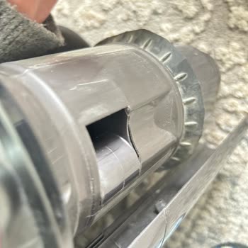 Dyson V10 Kırık Gövde