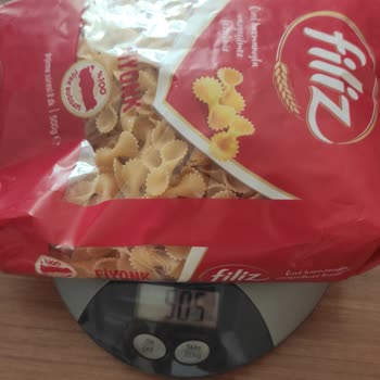 BİM'in Patlak Paketli Makarnaları Bantlaması