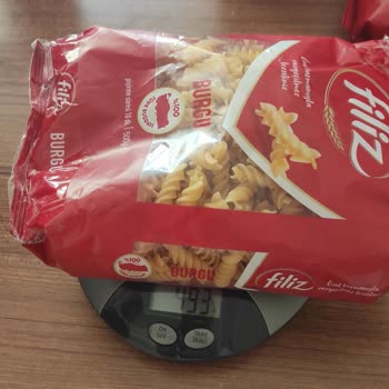 BİM'in Patlak Paketli Makarnaları Bantlaması