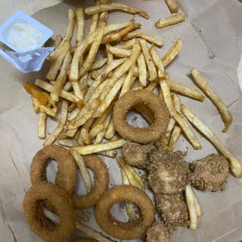 Popeyes Yanmış Ve Özensiz Yemek Menüsü