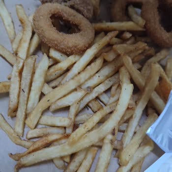 Popeyes Yanmış Ve Özensiz Yemek Menüsü