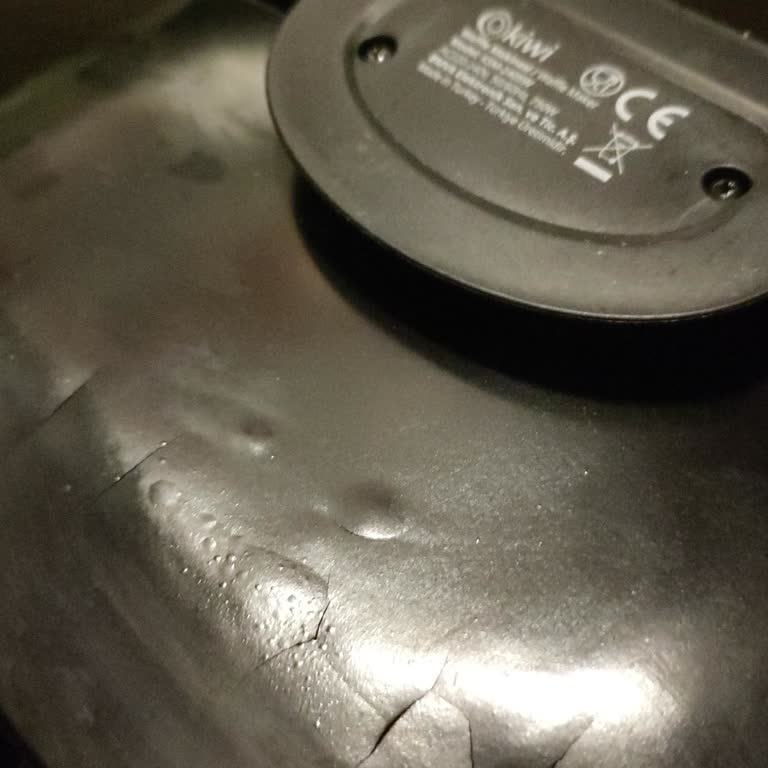 Kiwi Waffle Makinesi Alt Tarafı Eridi!