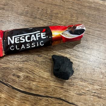 Nescafe İçinden Taş Çıktı