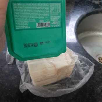 Tahsildaroğlu Ezine Çiftliği Tarihi Geçmemesine Rağmen Bozulan Peynir