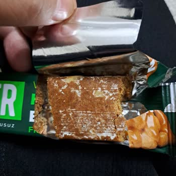 Migros Züber Marka Bar'ın Tüketim Tarihini 1 Yılı Geçmiş Ürün Satması.