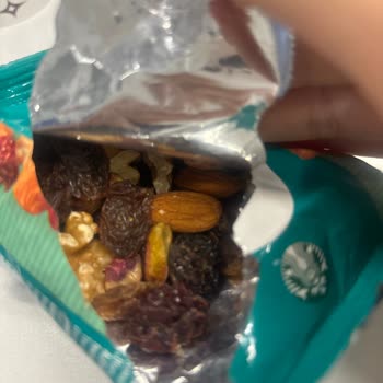 Starbucks Bayat Kuruyemiş Satılıyor!