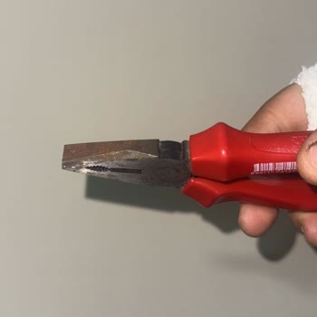 İzeltaş Aletlerinin Kalitesizliğinden Paslanması