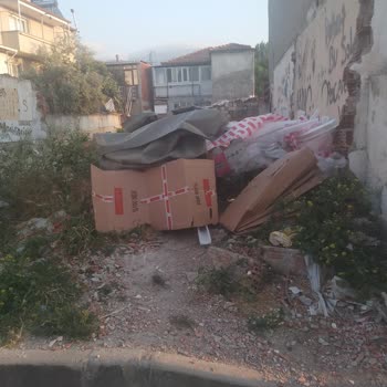 Manisa Büyükşehir Belediyesi Moloz Ve Çöp Sorunu