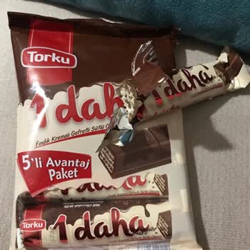 Torku'nun 1 Daha İsimli Çikolatasından Kemik Benzeri Bir Şey Çıktı