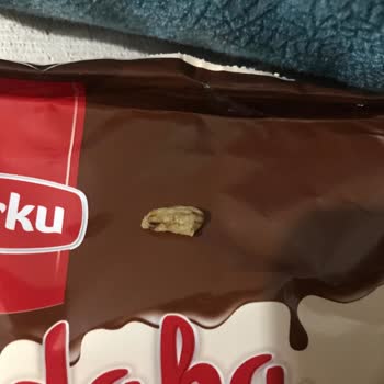 Torku'nun 1 Daha İsimli Çikolatasından Kemik Benzeri Bir Şey Çıktı