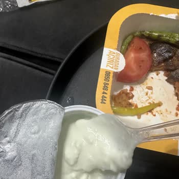 Maydonoz Döner Ve Getir Bozuk Yemek
