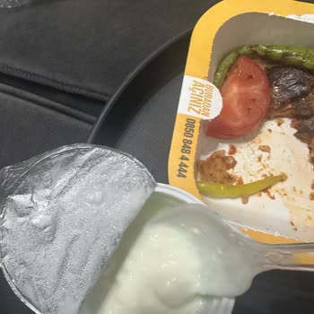 Maydonoz Döner Ve Getir Bozuk Yemek