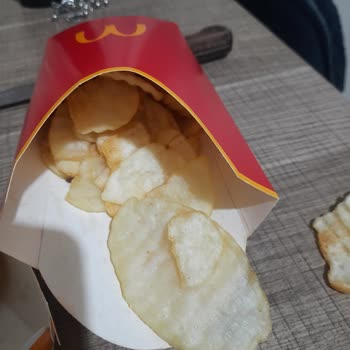 McDonald's Ürünleri Özensiz Ve Geç Teslim Ediyor.