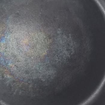 Lava Tenceremin İlk Kullanımında Mavi Renkte Lekeler Oluştu