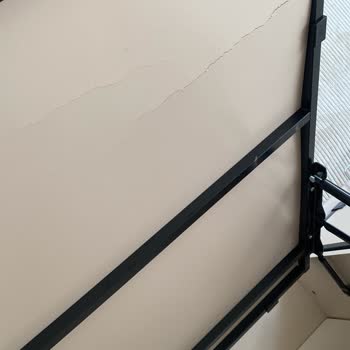 Kelebek Mobilya Düzce Mağazası Yatak Odası Dökülüyor