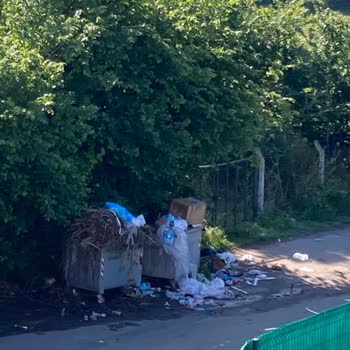 Sarıyer Belediyesi Çöpe Atılan Çöplerin Zamanında Toplanmaması