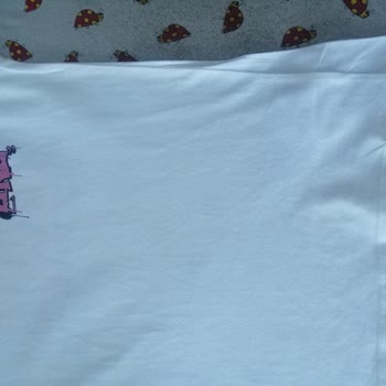 DeFacto Siz Hiç Çarpılan T-shirt Gördünüz Mü?